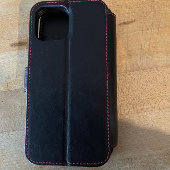 Black Leather Cellphone case with wallet. - Picture 3 of 3